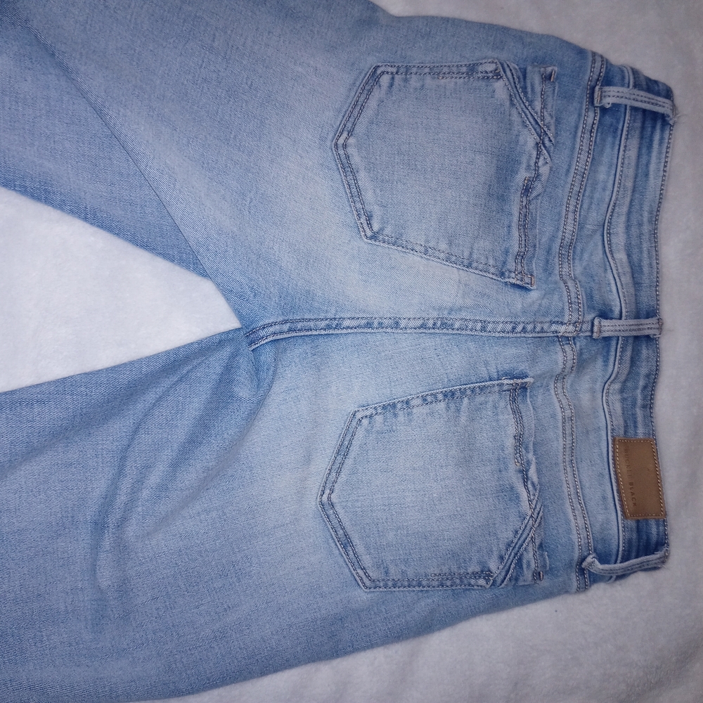 Buckle Women's Light Blue Straight Leg Jeans